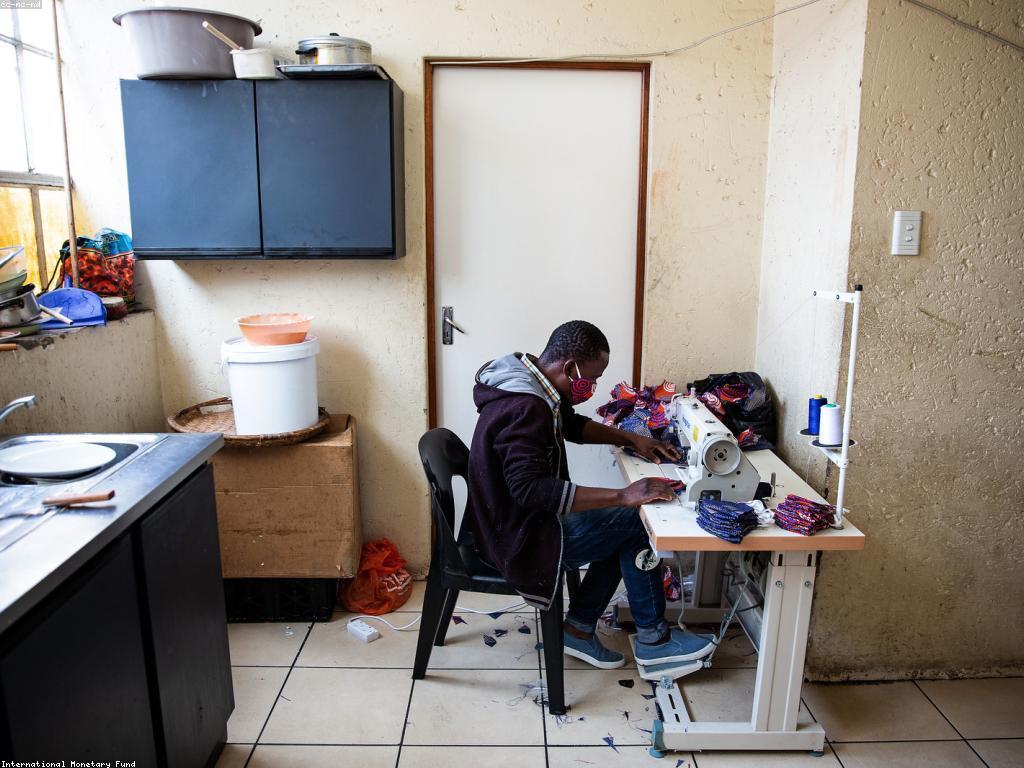 ក្រុមហ៊ុនពហុជើងទឹក និងចំណេះដឹងអំពីការទទួលខុសត្រូវសង្គម